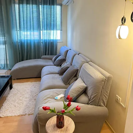 Apartment Centre Lions Gate 1 *
